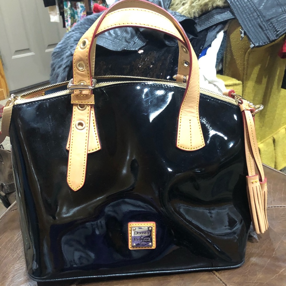 Dooney & Bourke patent purse